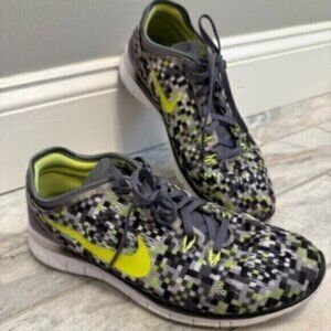 Nike Air Free TR Fit 5 women's size 9 Running Sneakers 704695-015